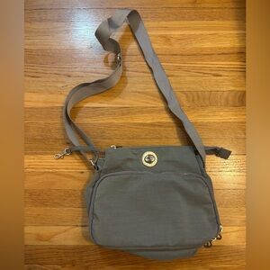 Baggallini Gunmetal Gray purse ~10x8 Exterior pockets Medium Size Adjustable